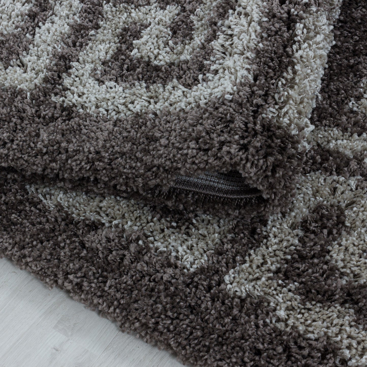 Wohnzimmerteppich Design Hochflor Teppich Muster Antike Bordüre Farbe Taupe