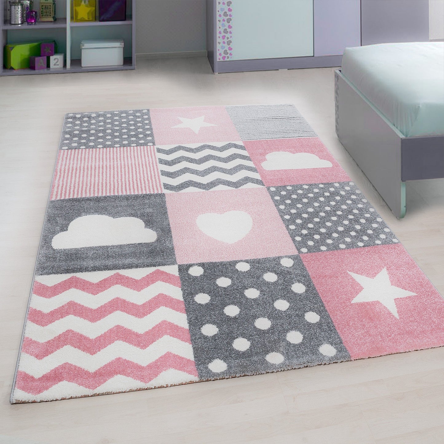 Kinderteppich Kinderzimmer kariert Wolken Sterne Herz Grau Pink Weiß