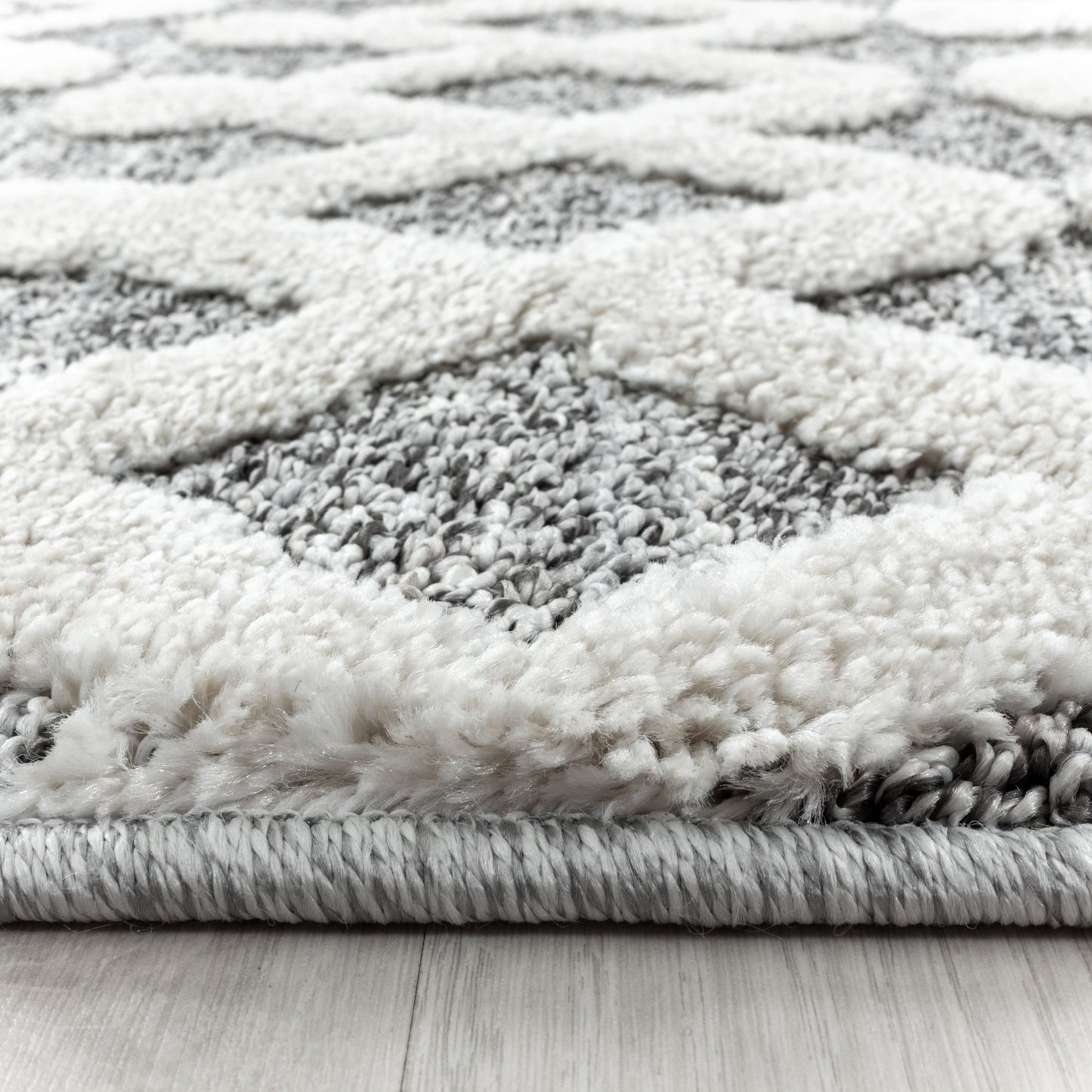 Kurzflor Design Teppich MIA Looped Flor Inka Linien Muster