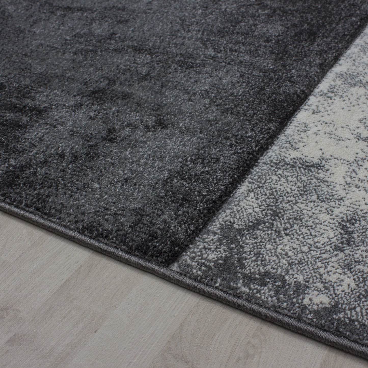 Designer Teppich Modern Kariert Muster Konturenschnitt Schwarz Grau Weiß